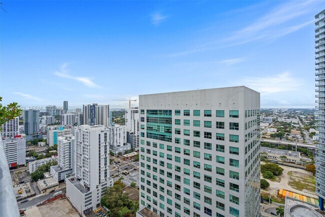 Building Photo - 690 SW 1st Ct