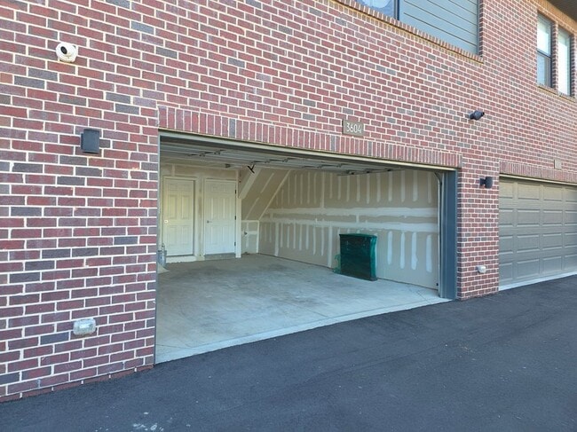 Building Photo - 3604 Trumbull