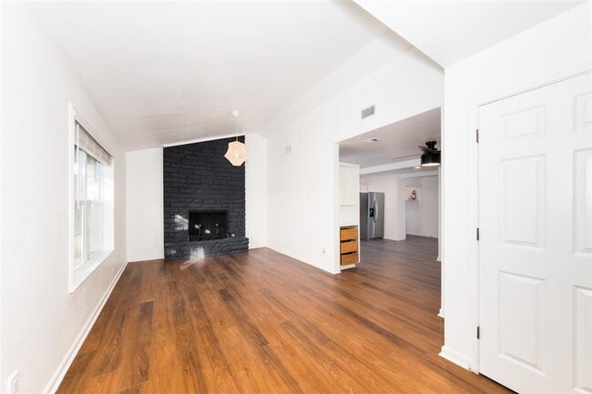 Building Photo - 5701 Gloucester Ln