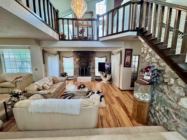 Building Photo - 2825 Tealwood Dr