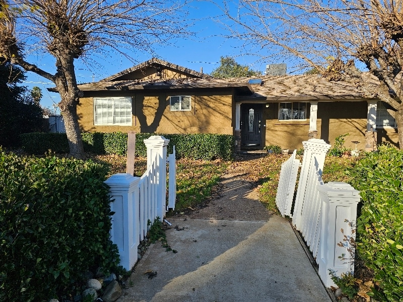 Building Photo - 590 Dee Ct