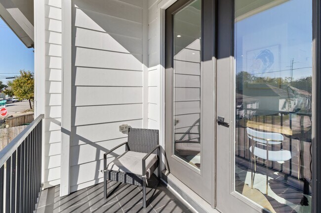 Building Photo - 1807 Lee St