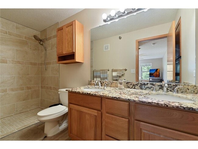 Building Photo - 660 N 2nd St