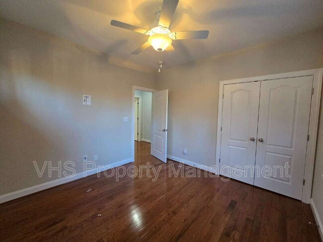 Building Photo - 2400 Lakeview Pkwy