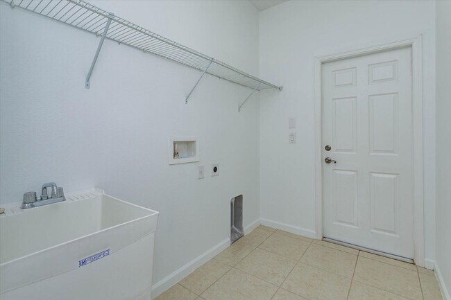 Building Photo - Immaculate Move-In Ready 3-Bedroom Home wi...