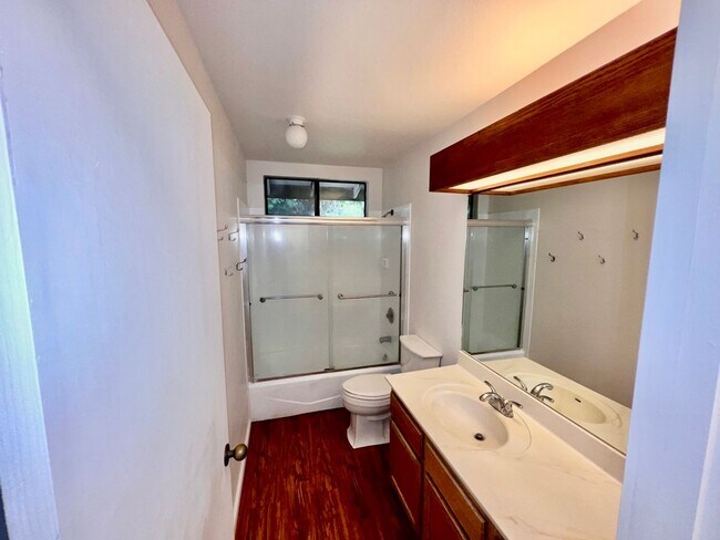 Building Photo - Royal Summit–4BD/3BA/Garage – Aiea