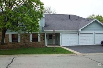 Building Photo - 1546 Williamsburg Dr