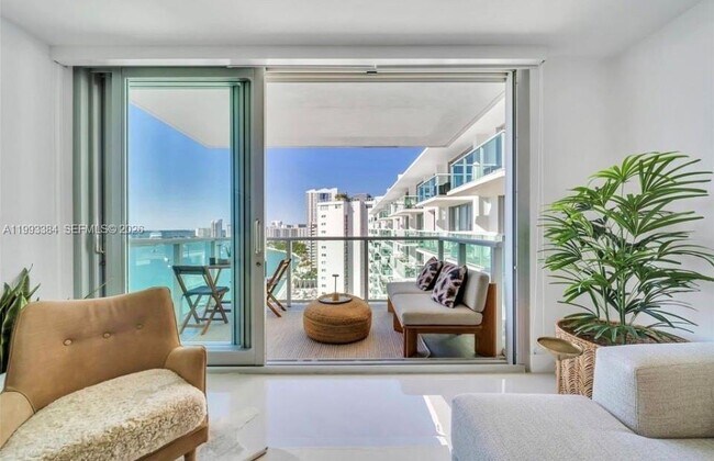 Building Photo - 1000 West Ave