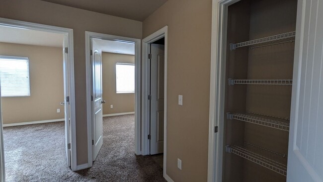 Building Photo - LARGE TWO STORY 3 BED/2.5 BATH W/3 CAR GAR...