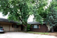 Building Photo - 405 E Swallow Rd