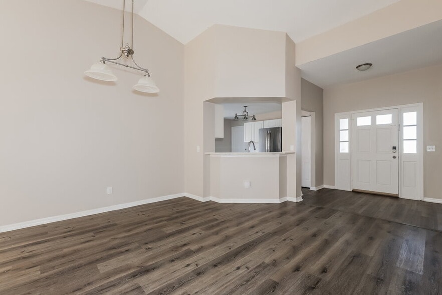 Building Photo - 9726 Cypress Pond Ave