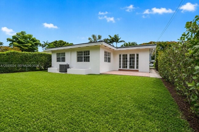 Building Photo - 516 Gerona Ave