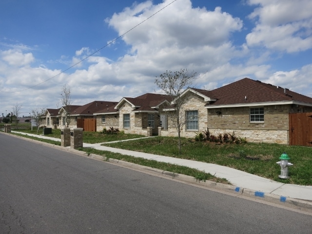Kerria Square - Paradise Palms Apartments