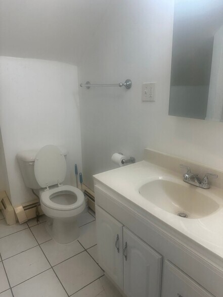 Building Photo - 13 Washington St