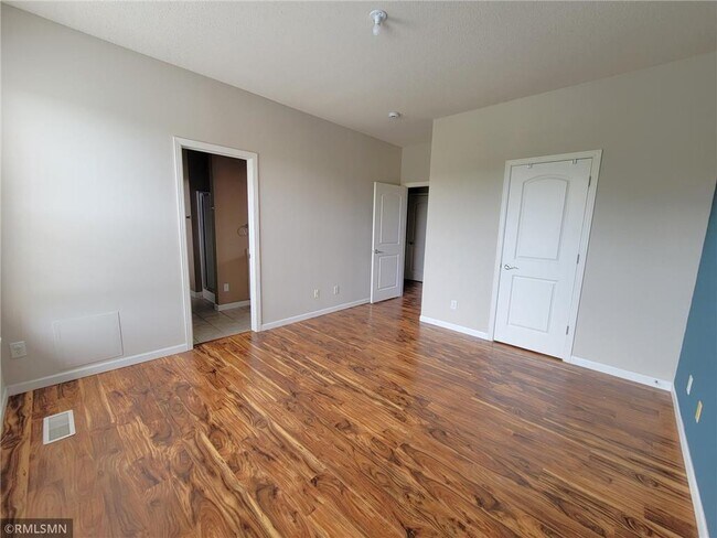 Building Photo - 10266 Bleeker St