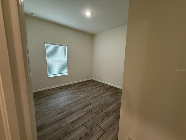 Building Photo - 397 Baytree Dr