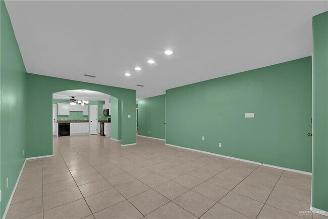 Building Photo - 3619 E Prestwick St