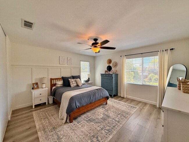Building Photo - Beautifully Updated Home with Modern Finishes & Private Backyard Retreat!