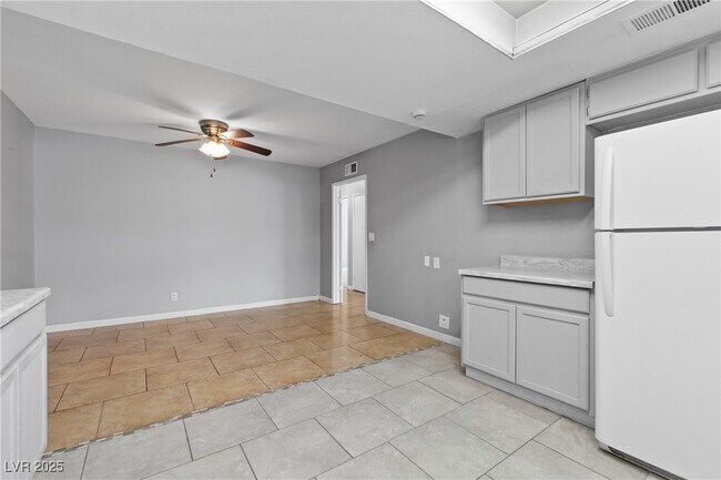 Building Photo - 2896 Klinger Cir
