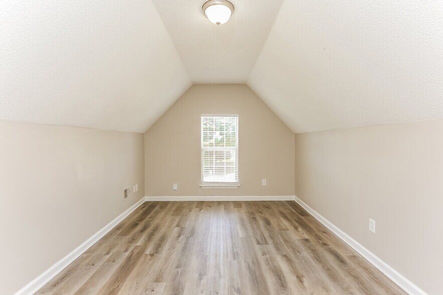 Building Photo - 5407 Sweetsprings Dr SW