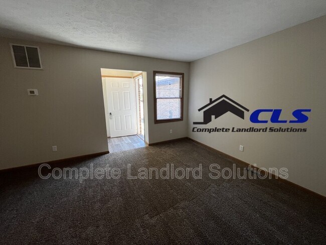 Building Photo - 1742 E Morgan Dr