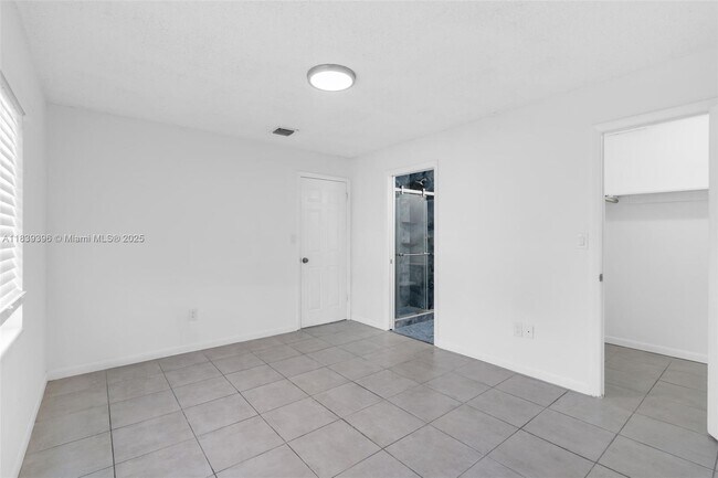 Building Photo - 13392 SW 66th Terrace