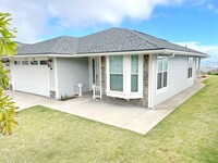 Building Photo - Single level 3bed/2Bath w/Panoramic Ocean ...