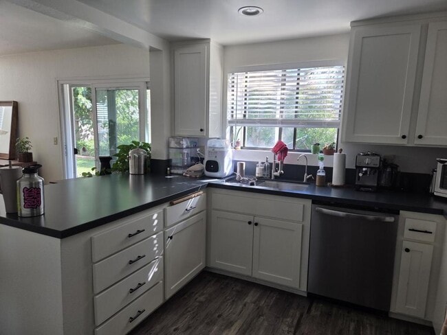 Building Photo - 55 Las Praderas Dr