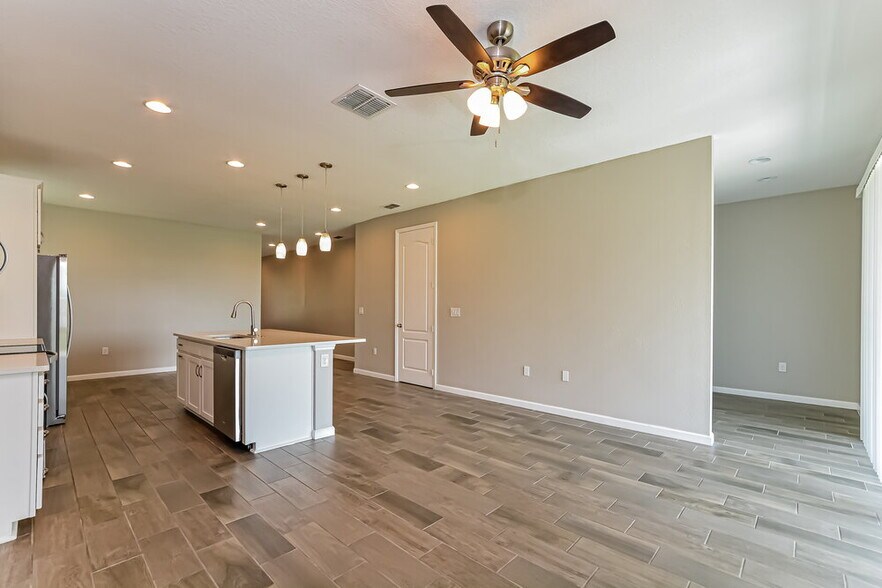 Building Photo - 281 Alford Dr
