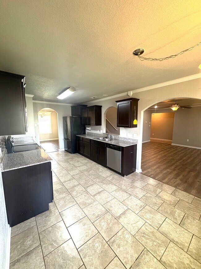 Building Photo - 1230 Littlewood Cove