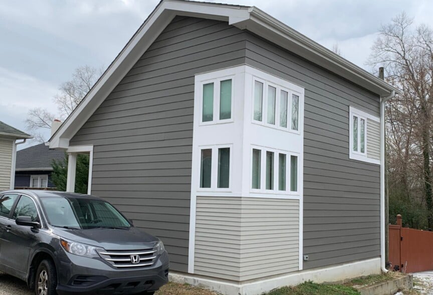 Building Photo - 1302 W Club Blvd