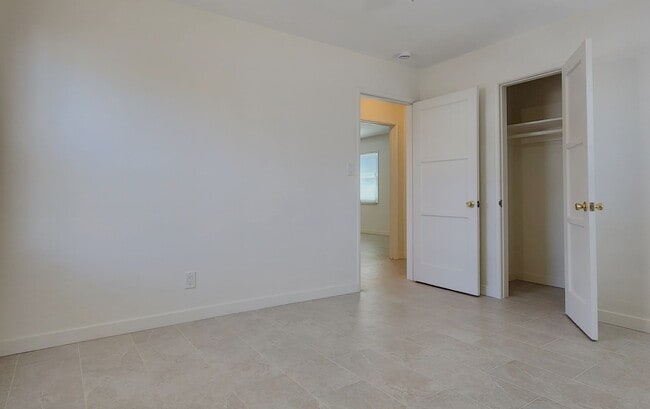Building Photo - Just Remodeled 3BD, 1BA Riverside near 91 Fwy