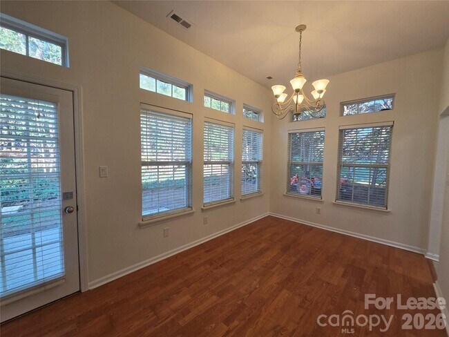 Building Photo - 112 Spring Grove Dr