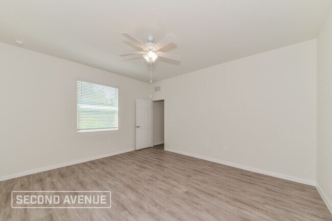 Building Photo - 4066 Heaton Terrace