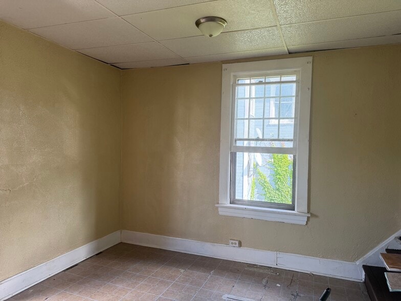 Building Photo - 417 Grove Ave