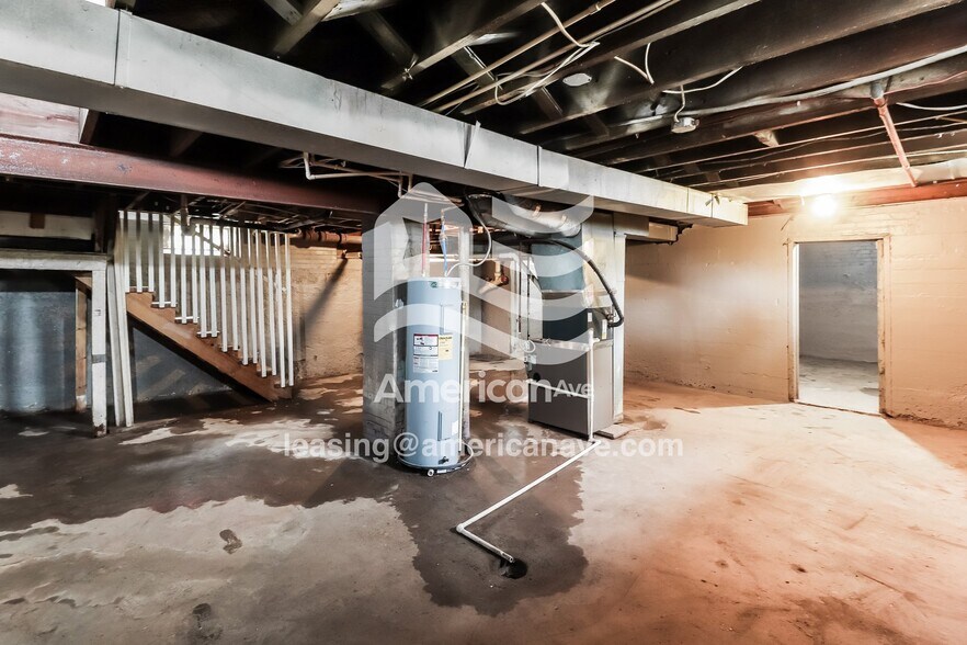 Building Photo - 831 S Walnut St