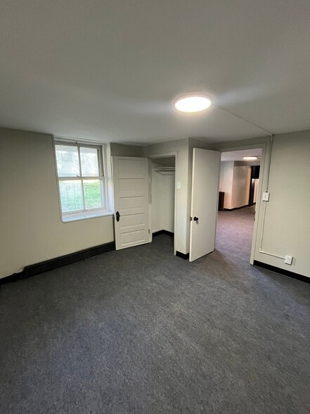 Building Photo - 1508 W 14th St