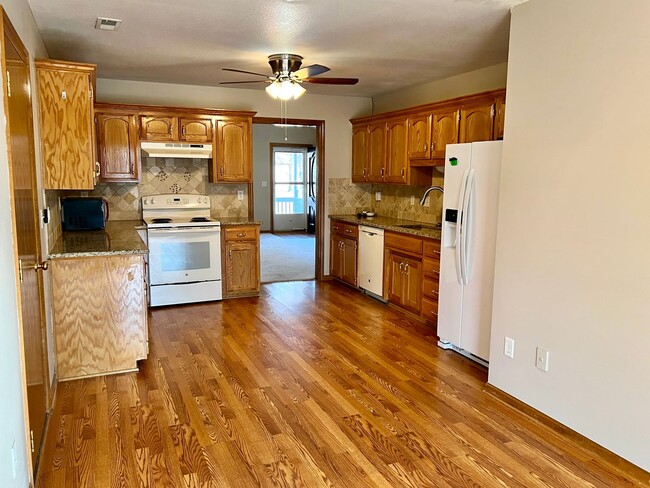 Building Photo - Cozy 3 Bedroom Ranch Home in Greenwood