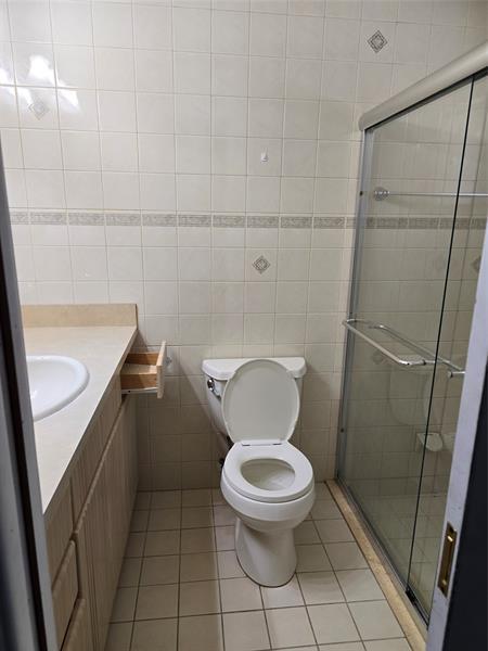 Building Photo - 5370 NW 29th Ct