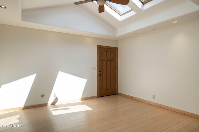 Building Photo - 8643 E Sandalwood Dr