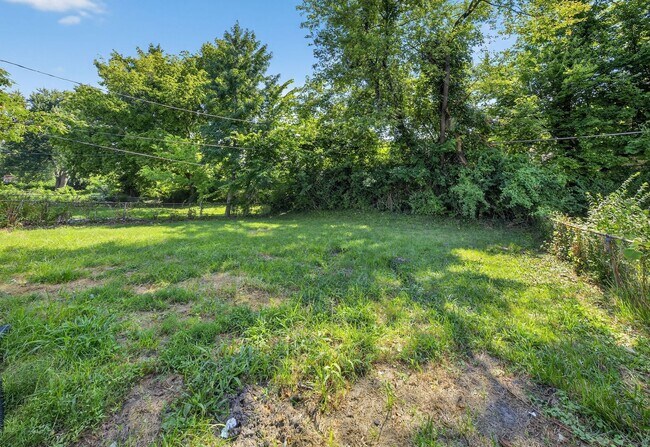 Building Photo - 10772 Spring Garden Dr