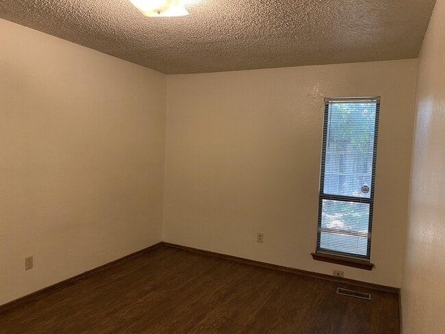 Building Photo - 12606 Abbotts Way