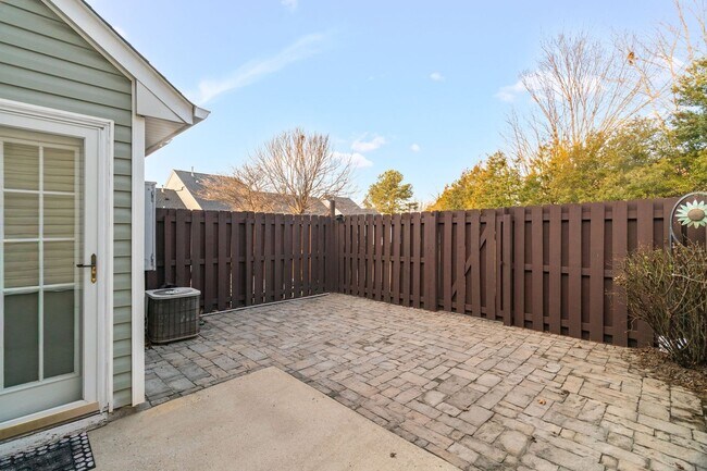 Building Photo - Keswick Place Townhome