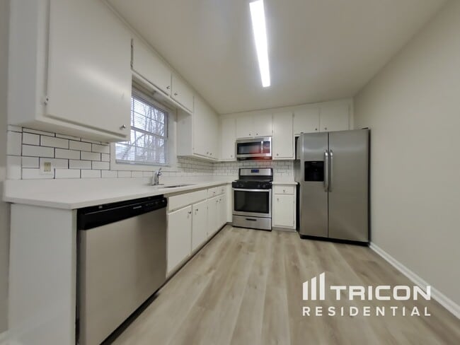 Building Photo - 305 Denae Ct