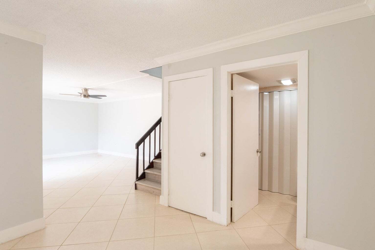 Building Photo - 1700 Embassy Dr