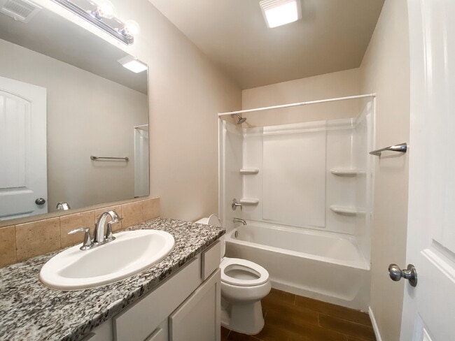 Building Photo - 3/2/2 Home in Windstone!
