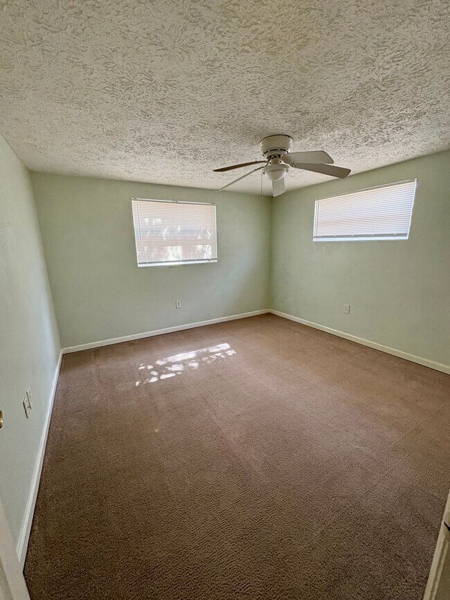 Building Photo - 7405 San Moritz Dr