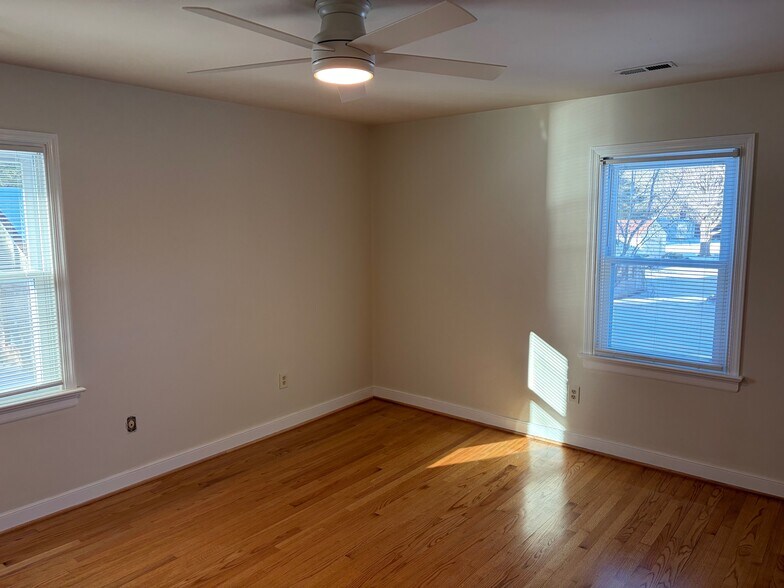 Building Photo - 9150 Gregory Dr