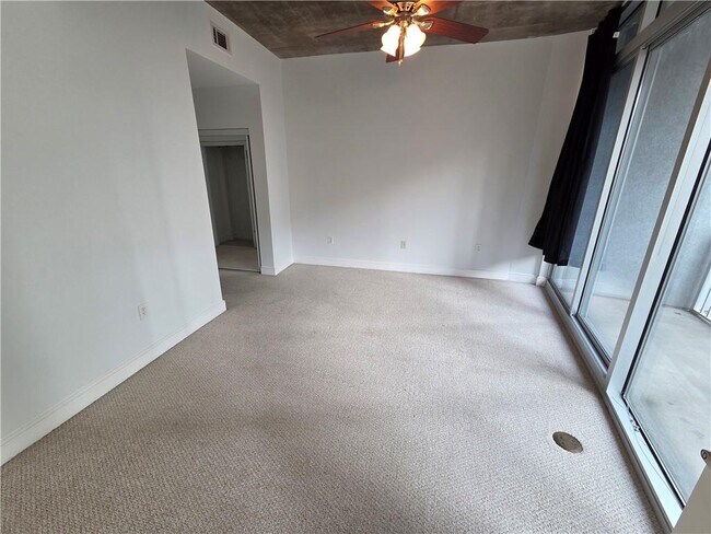 Building Photo - 44 Peachtree Pl NE