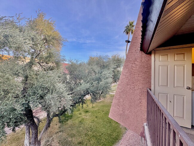 Building Photo - Las Vegas Guard-Gated Condo for Rent | Bella Vita Community | 1 Bedroom Upstairs Unit